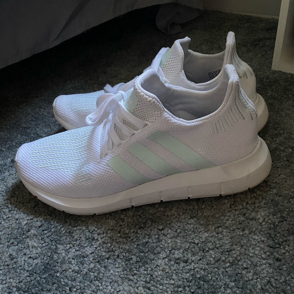 Adidas Swift Run